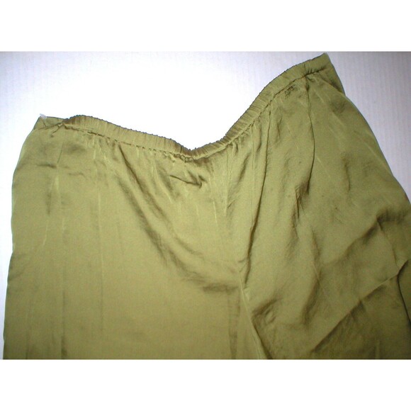 New NWT Designer Natori Crop Green Pants Silky Womens L Lounge Satin Embroidered - Picture 5 of 7